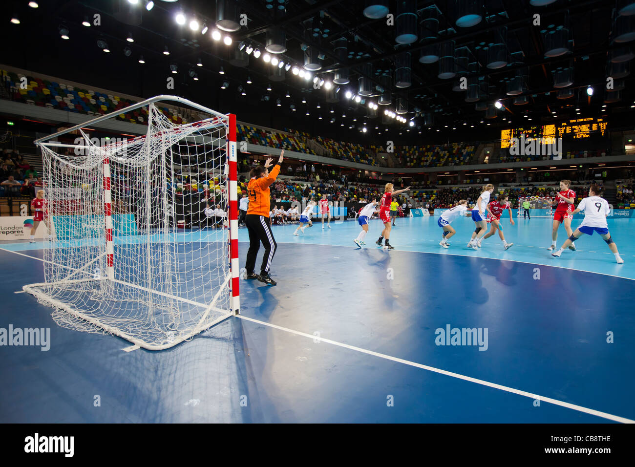 Zuzana SKOLKOVA (SVK), Pologne v La Slovaquie lors de la Coupe de handball de Londres de la femme. Tenue à l'Arène de handball, au Royaume-Uni. Banque D'Images