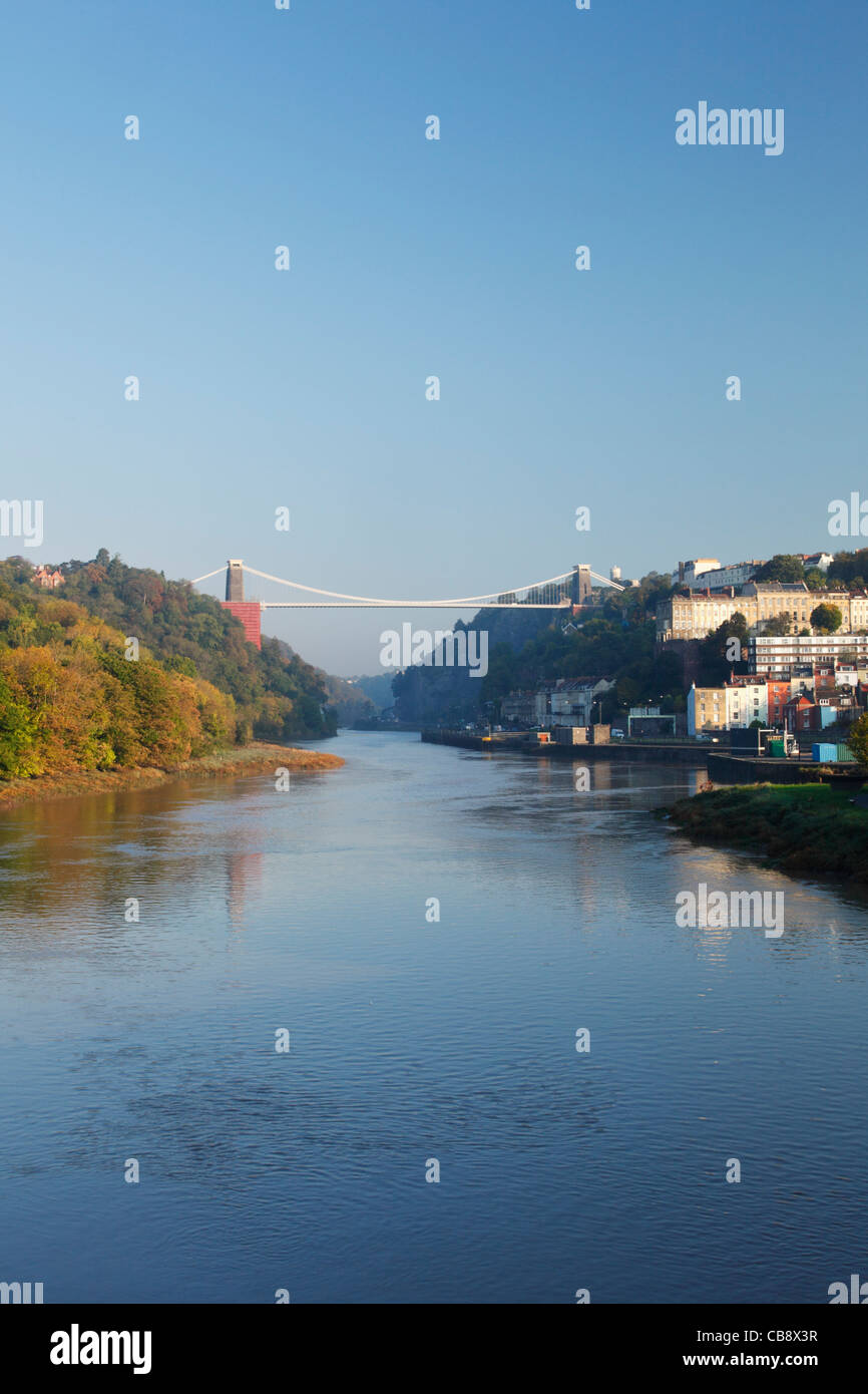 La rivière Avon et le pont suspendu de Clifton en haute marée de vive-eau. Bristol. L'Angleterre. UK. Banque D'Images
