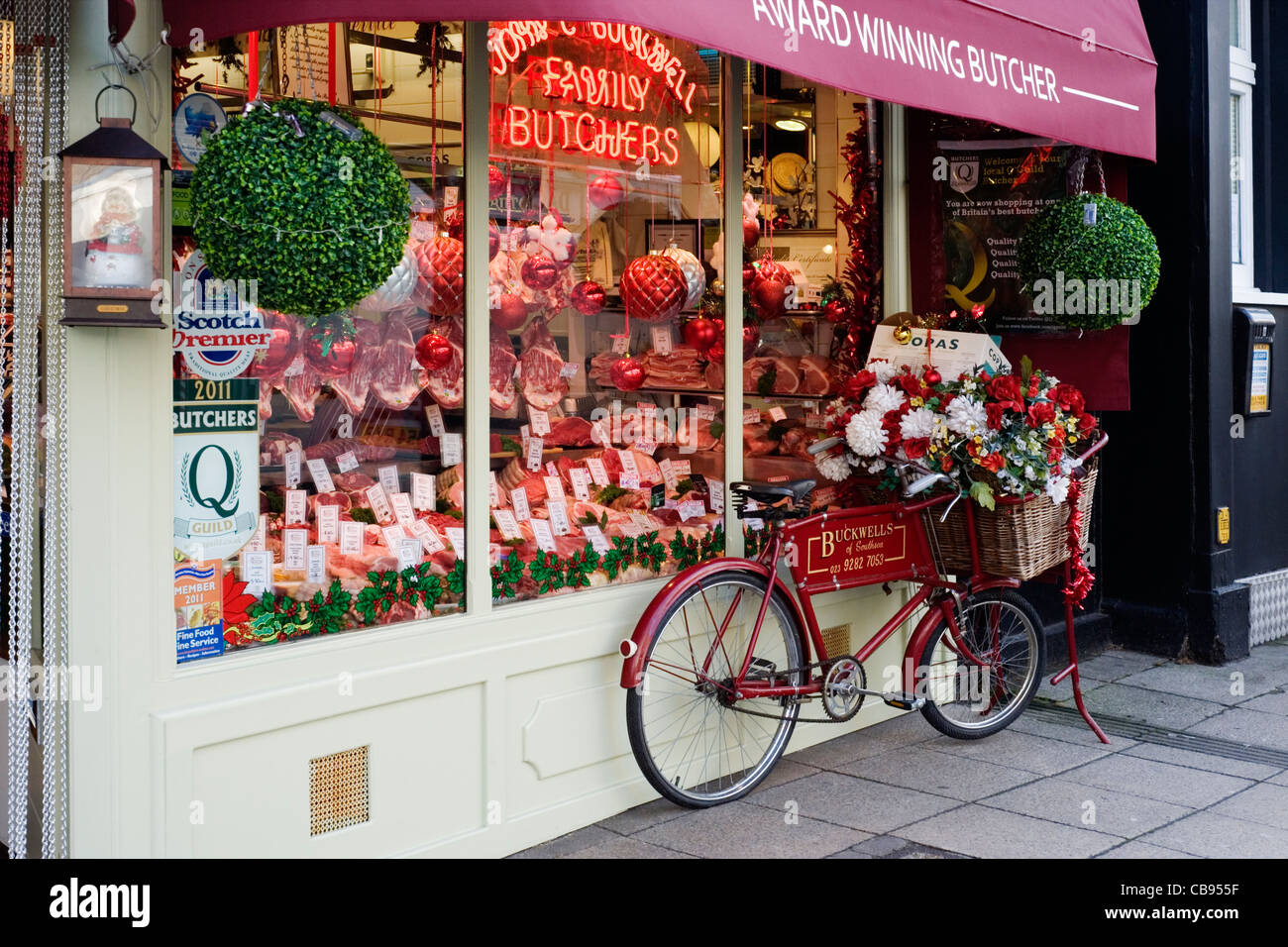 Jeu traditionnel de Noël avec les bouchers d'affichage fenêtre Banque D'Images