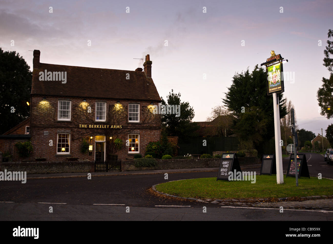 Le bras de Berkeley public house dans le village de Bosham. Banque D'Images