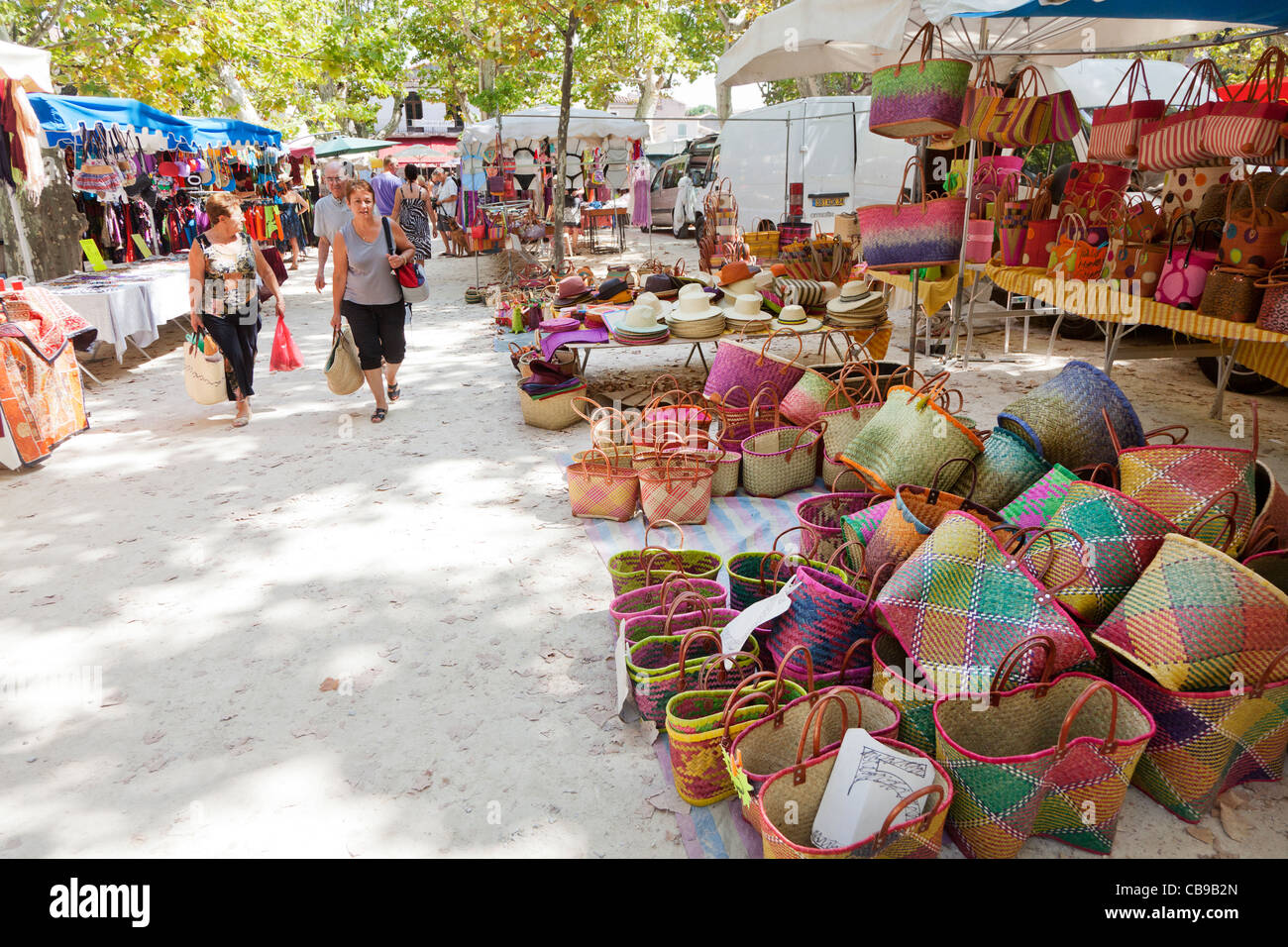 Marché du dimanche en plein air St Chinian France Banque D'Images