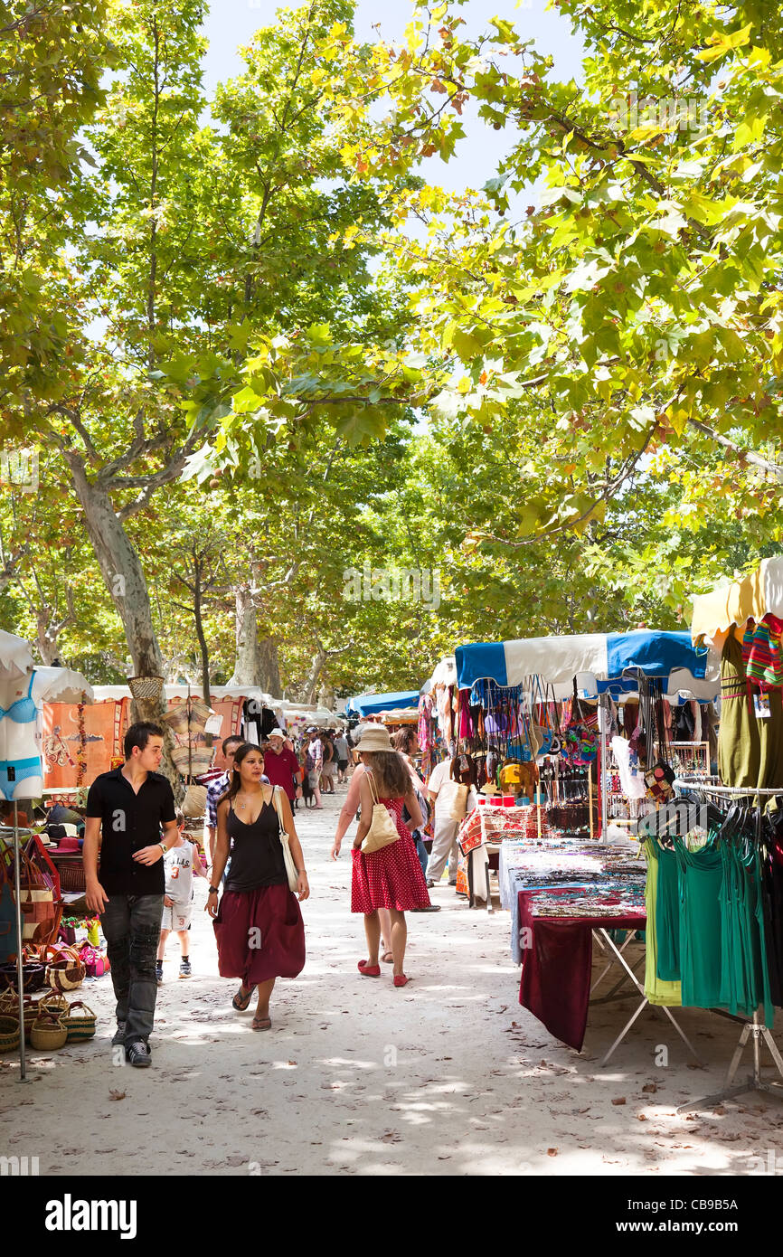 Marché du dimanche en plein air St Chinian France Banque D'Images