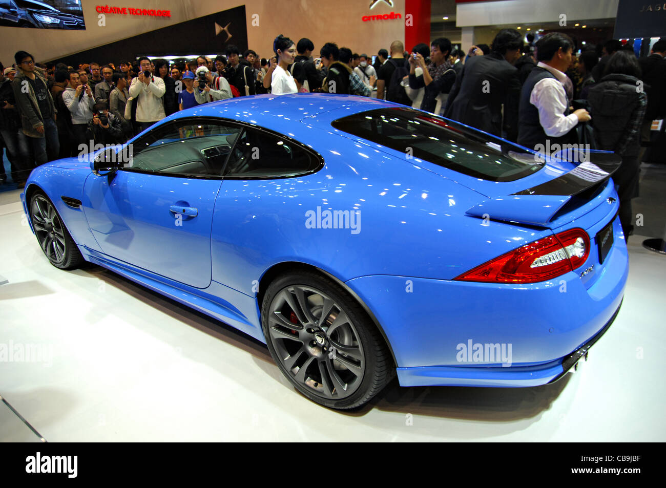 Jaguar XKR-5 au Tokyo Motor Show 2011 Banque D'Images