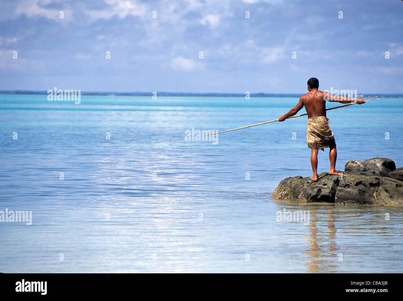 Samoa occidentales, l'île de Manono spearfisherman Banque D'Images