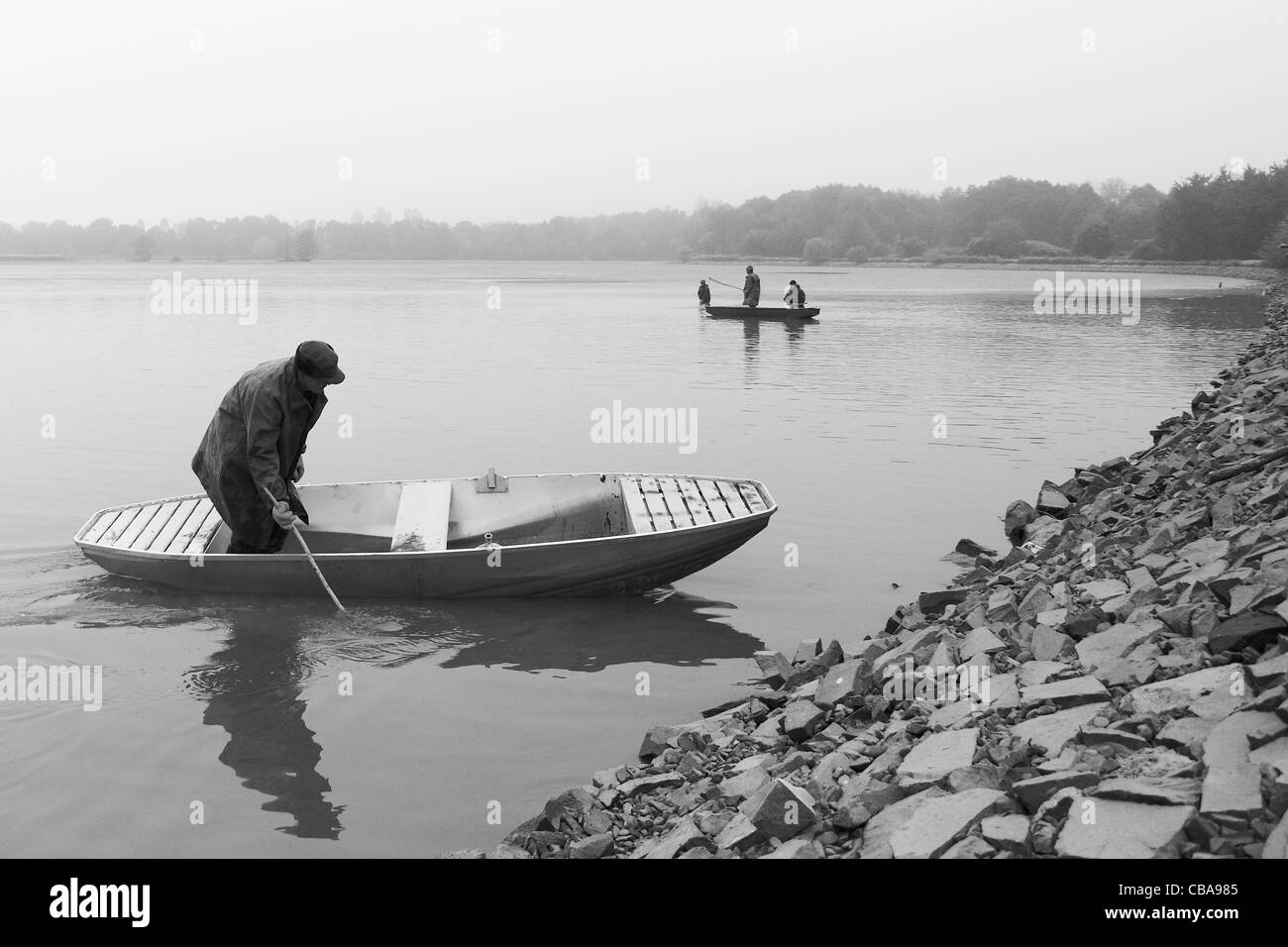 Poisson, pêcheur, la pêche, l'étang des carpes, Choryne Velka Banque D'Images