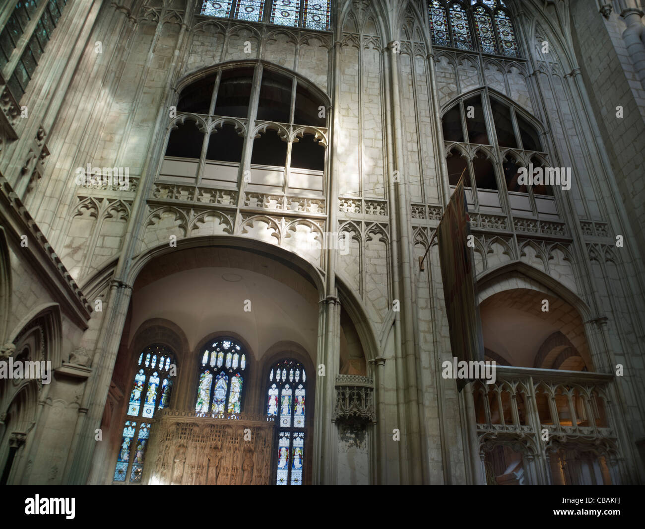 La cathédrale de Gloucester, transept nord arches Banque D'Images