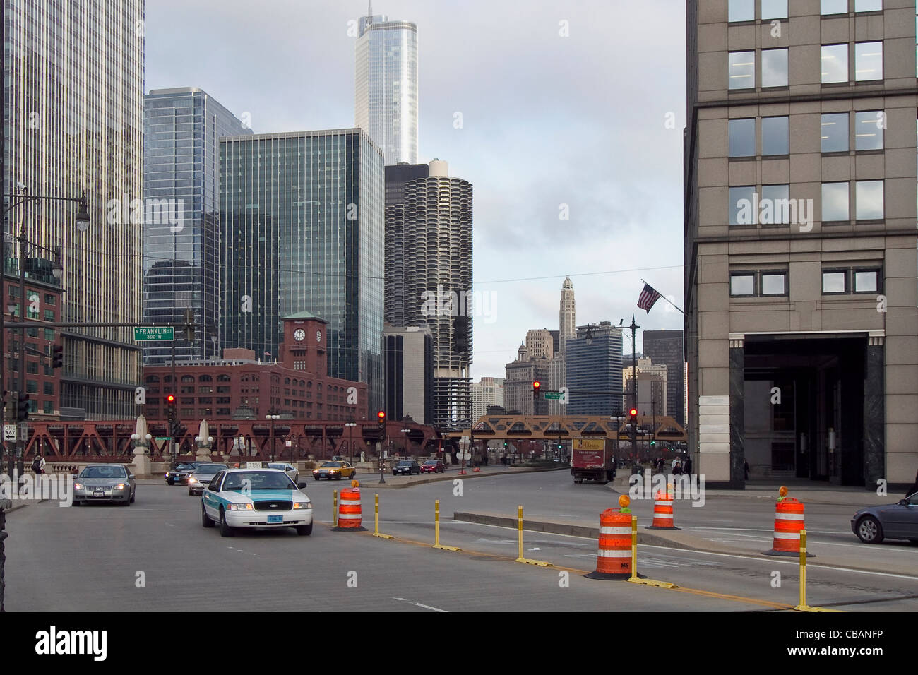 Wacker Chicago ave le long de la rivière de Chicago Banque D'Images