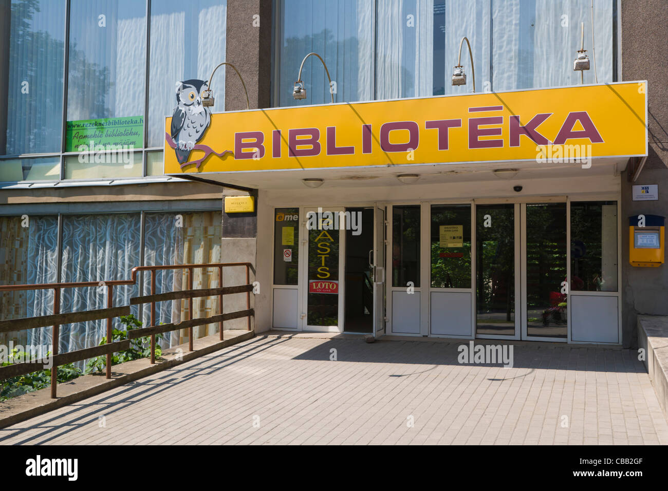 Bibliothèque, Atbrivosanas Atbrivosanas Aleja, Avenue, Rezekne, Latgale, la Lettonie Banque D'Images