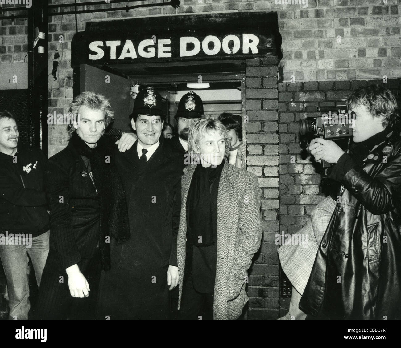 Le groupe de rock britannique POLICE laissant Hammersmith Odeon, London, 18 Décembre 1979 Banque D'Images