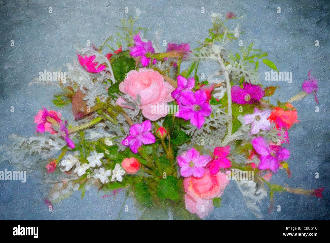 Un vase de fleurs fraîches cueillies du jardin Banque D'Images