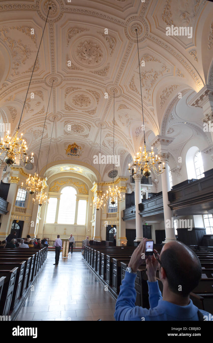 L'Angleterre, Londres, Trafalgar Square, de l'intérieur de St Martin-in-the-Fields Church Banque D'Images