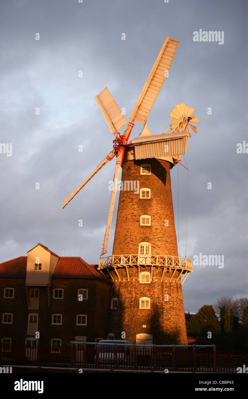 Maud Foster moulin au coucher du soleil, Horncastle Road, Boston, Lincolnshire, Angleterre Banque D'Images