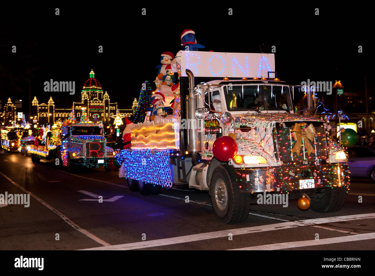 2011 Camion de Noël annuel de courts de parade dans le centre-ville de Victoriia-Victoria, British Columbia, Canada. Banque D'Images