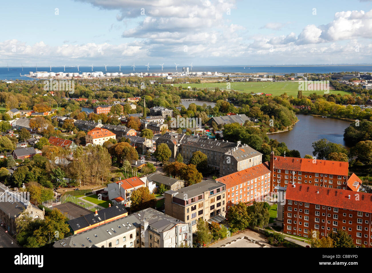 Vue aérienne sur la partie ouest de l'île d'Amager, faisant partie de Copenhague. Dans le centre du célèbre FREETOWN CHRISTIANIA Banque D'Images