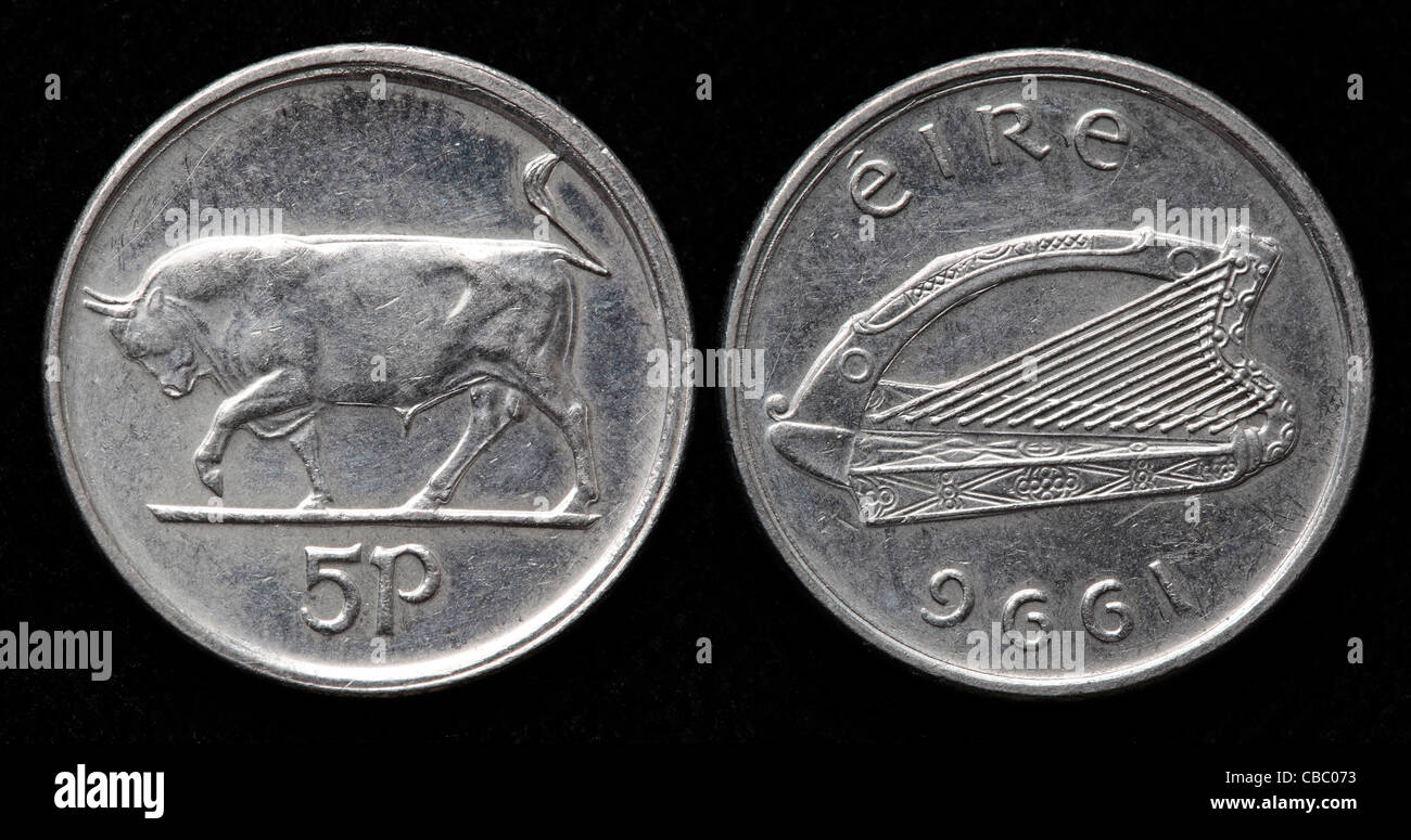 Pièce de 5 pence, l'Irlande, 1996 Banque D'Images