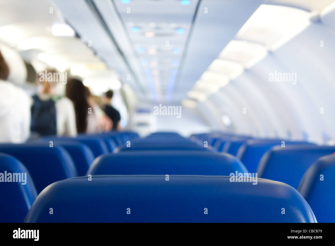 Avion passagers laissant après atterrissage réussi Banque D'Images