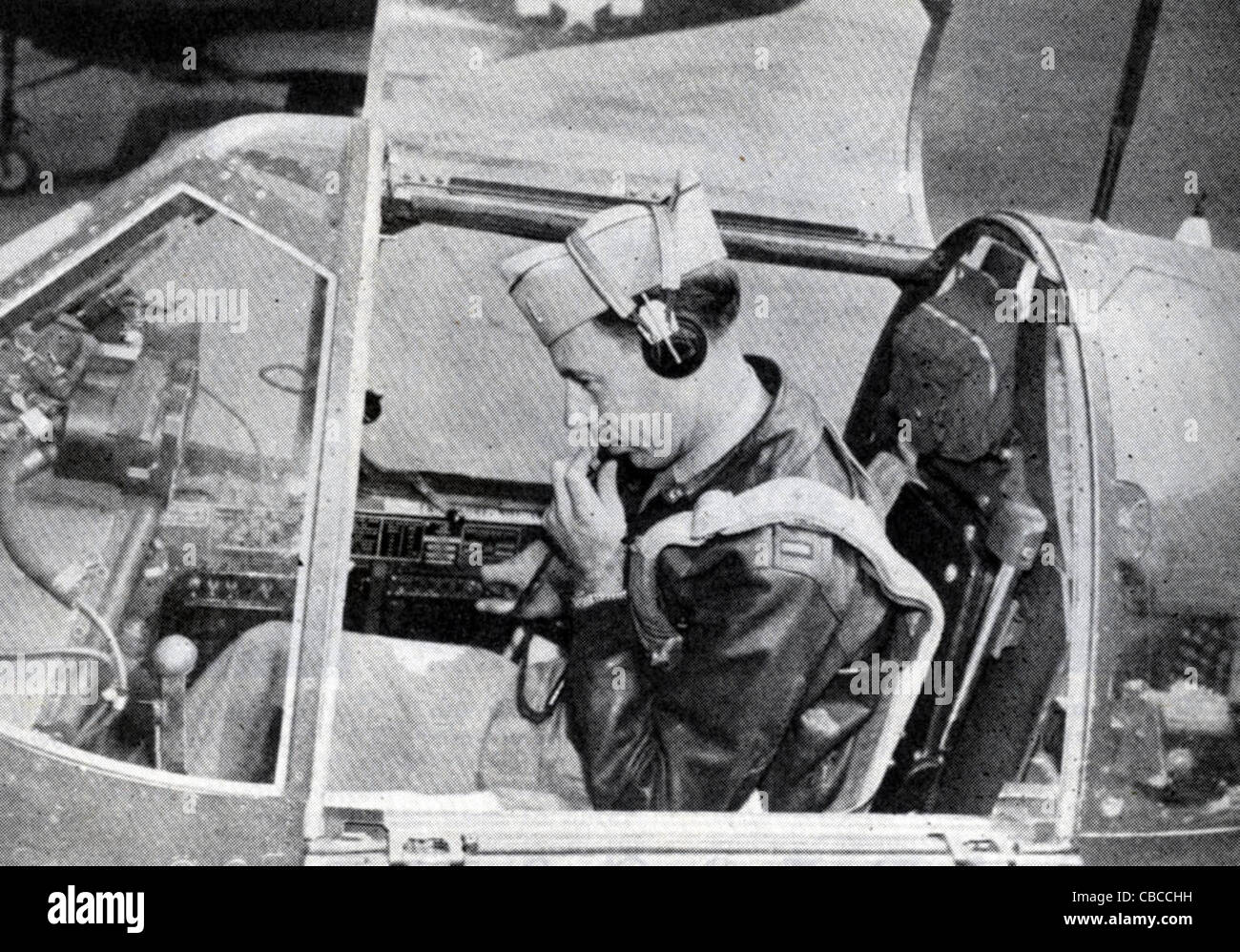 Pilote aux commandes de son Lockheed P-38 Lightning de l'USAAF WW11 Banque D'Images