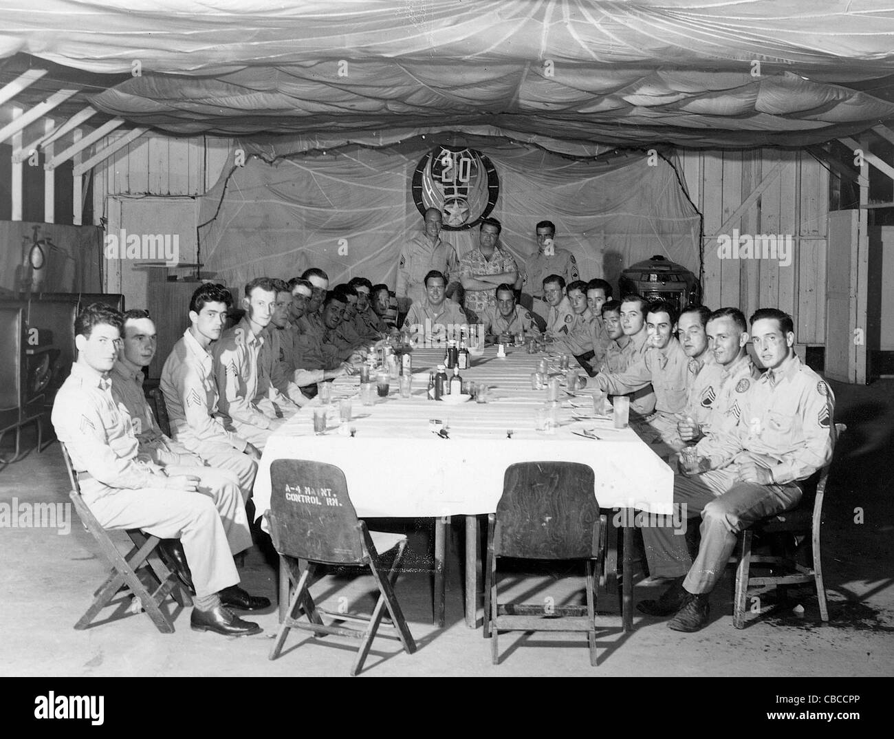 Un dîner régimentaire de l'armée de l'air somewher en Extrême-Orient DURANT LA SECONDE GUERRE MONDIALE11 Banque D'Images