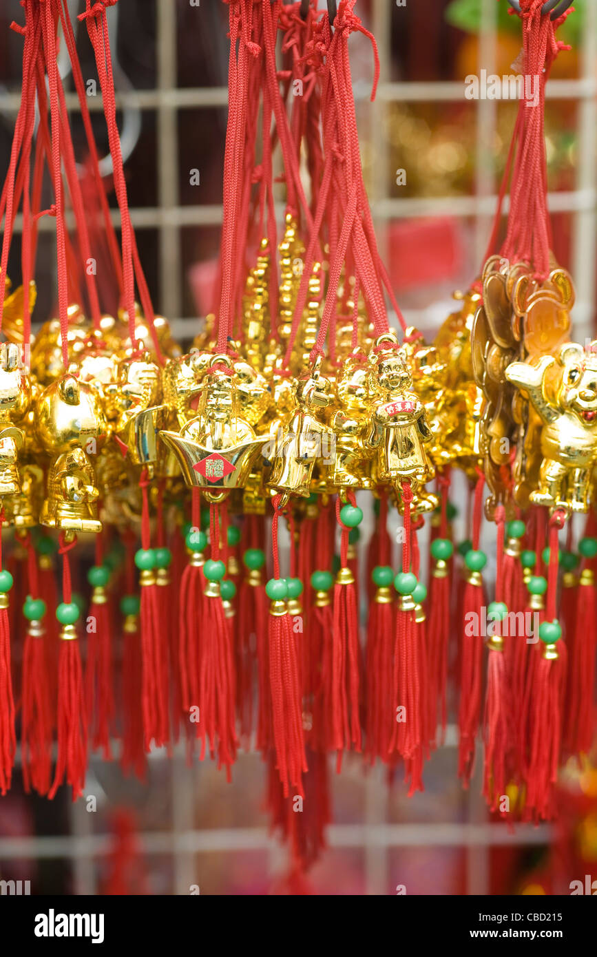 Décorations du Nouvel An chinois à vendre au marché intérieur Banque D'Images