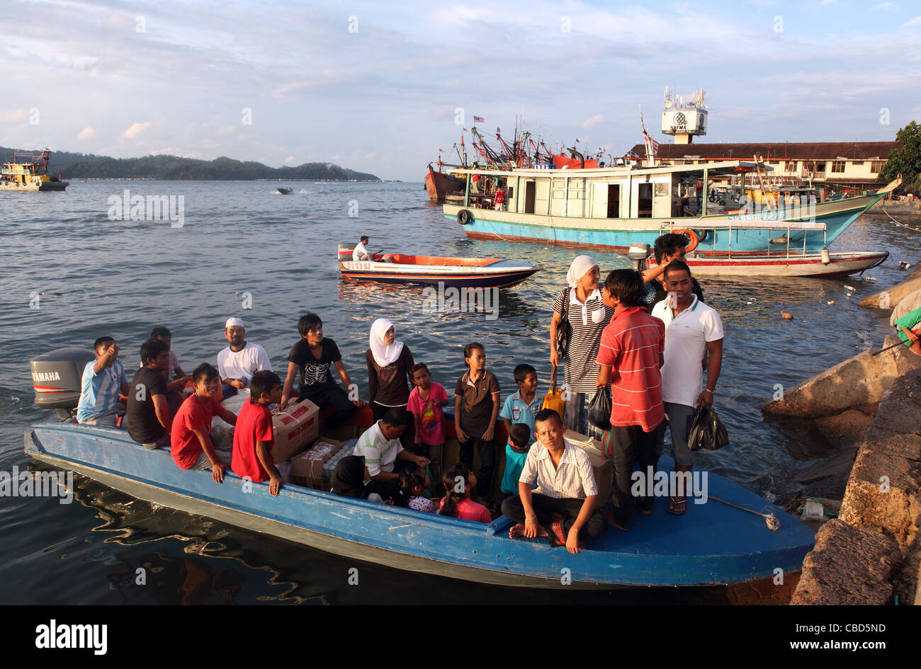 Taxi de l'eau aller à îles extérieures. Kota Kinabalu, Sabah, Bornéo, Malaisie, Asie du Sud-Est, Asie Banque D'Images
