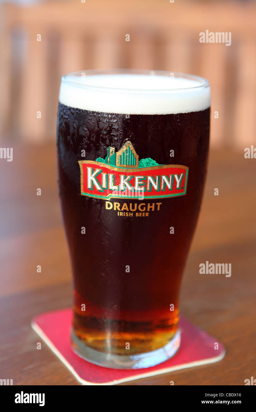 Pinte de Kilkenny Irish cream ale des fabricants de Guinness, qui trouve son origine à Kilkenny, Irlande Banque D'Images