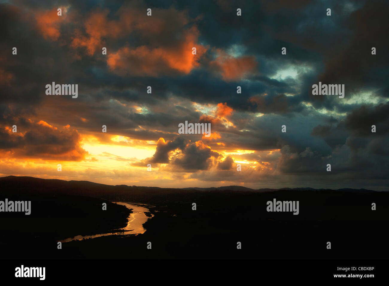 Coucher de soleil sur la rivière Knysna dans la province de Western Cape, Afrique du Sud Banque D'Images