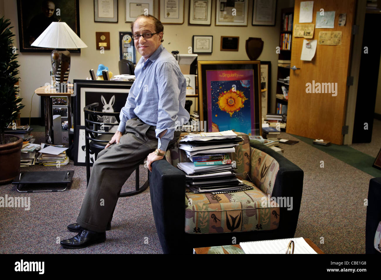 Futuriste, auteur, scientifique et inventeur Raymond "Ray" Kurzweil dans son bureau de Boston. Banque D'Images