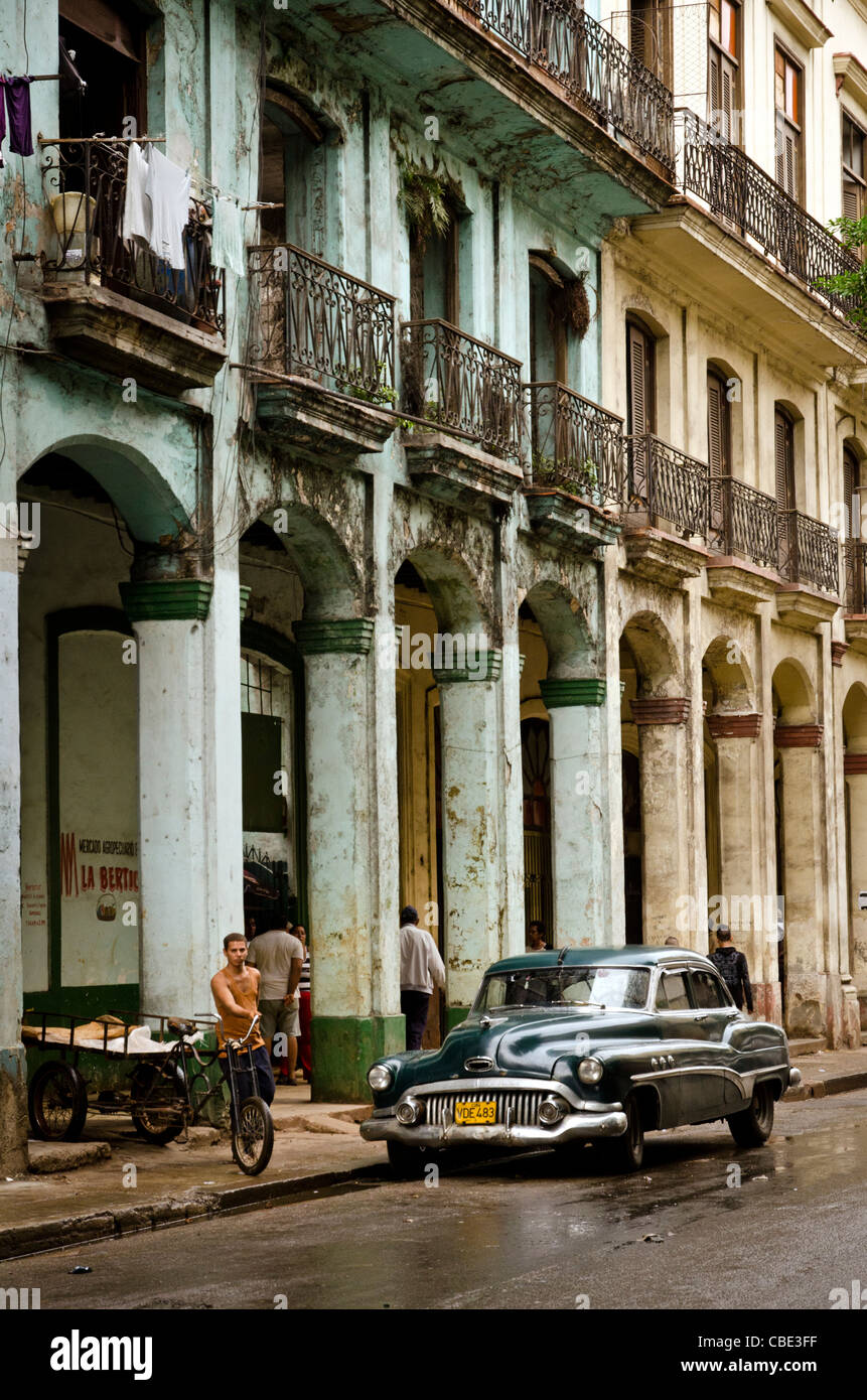 Vieille voiture américaine à La Havane Vieja Cuba La Havane Banque D'Images