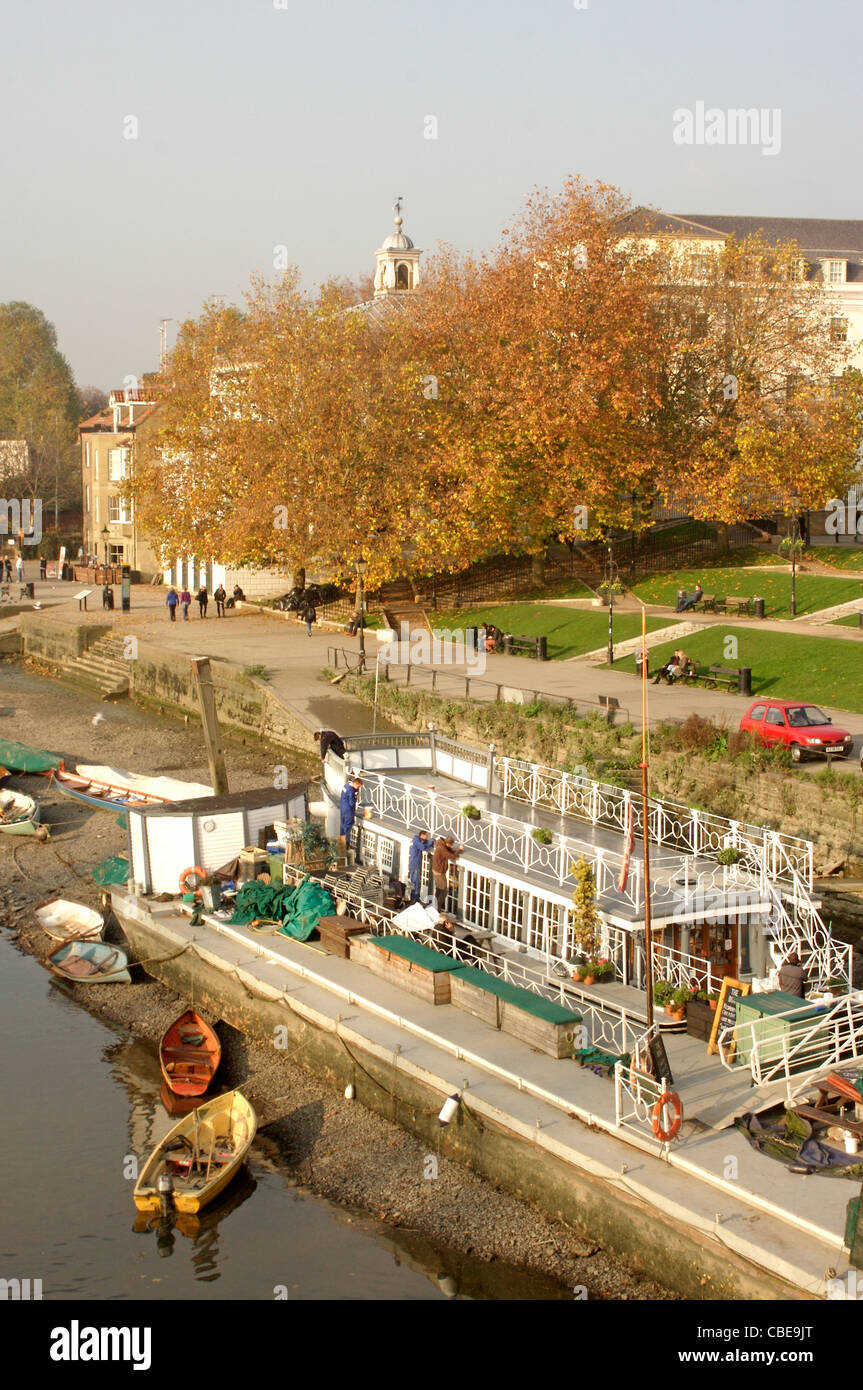 Automne en Richmond upon Thames, et son front de mer, à côté de la rivière Thames Banque D'Images