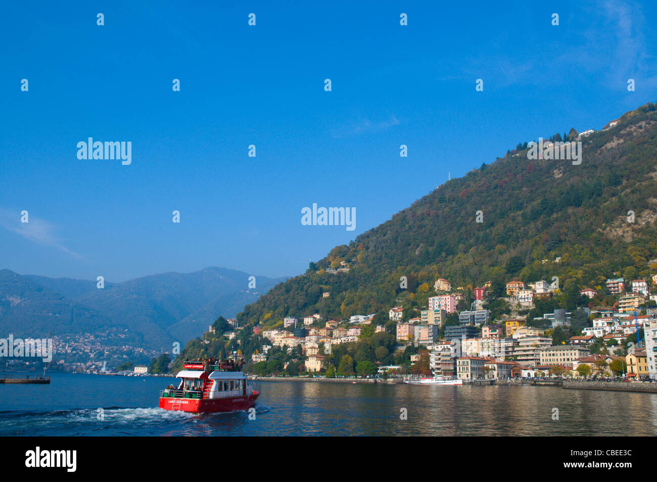 Bateau de croisière visite guidée sur Lago di Como le lac de Côme Como ville région Lombardie Italie Europe Banque D'Images