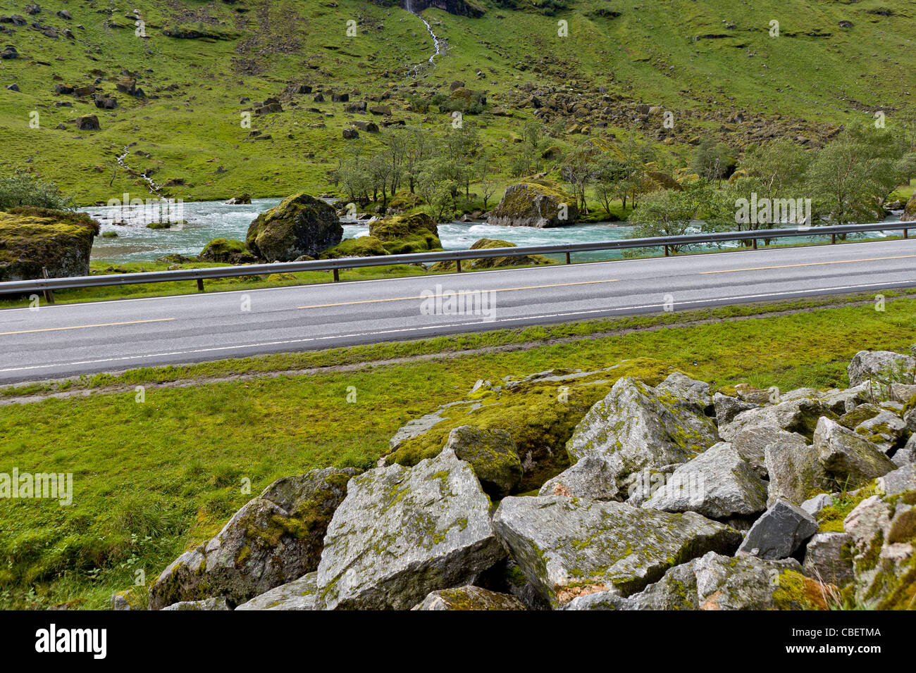 En été, la route Vatnedalen, Norvège Banque D'Images