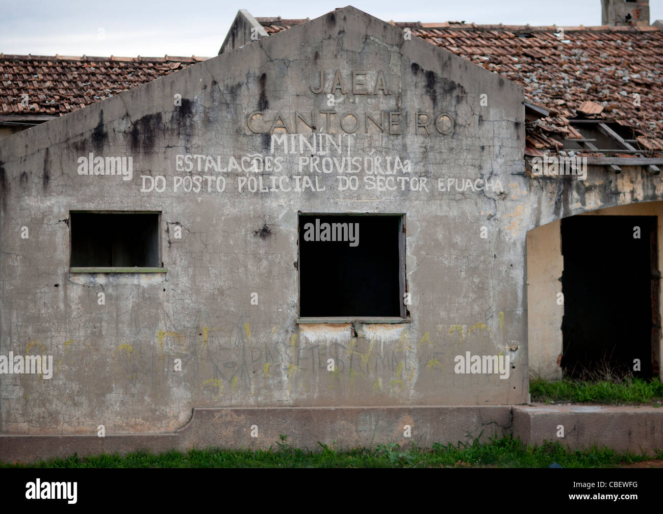 Ancien poste de police, Cusse, Angola Banque D'Images