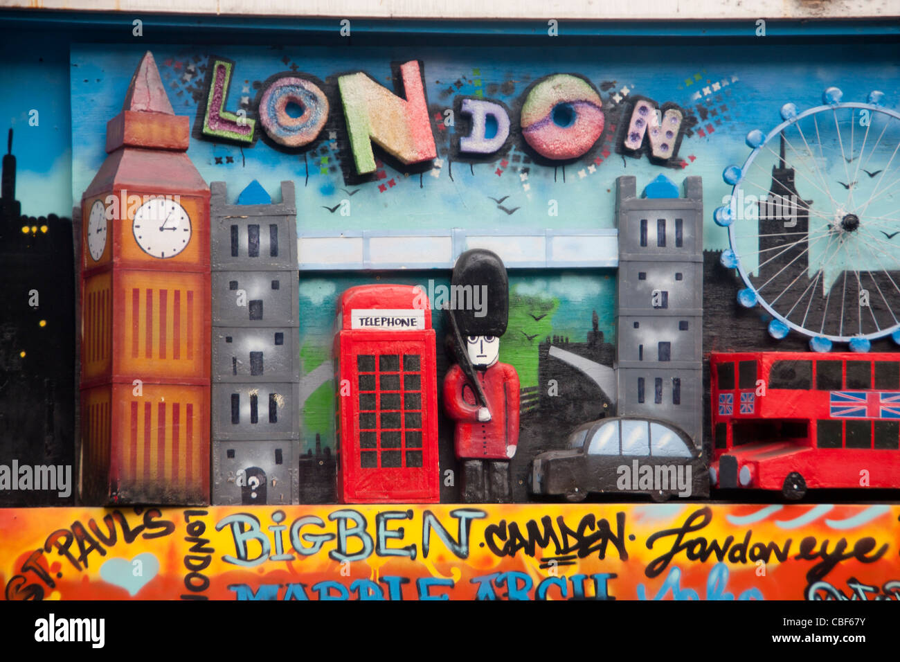 Londres plus shop murale sur Camden High Street North London England UK Banque D'Images