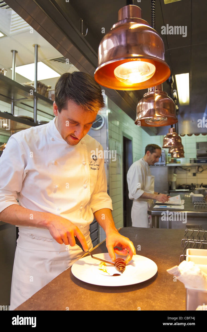 Philippe Mille, 1 étoiles Michelin, préparer son famous grouse recette., membre de la chaîne des Relais & Châteaux, Les Crayères est Banque D'Images