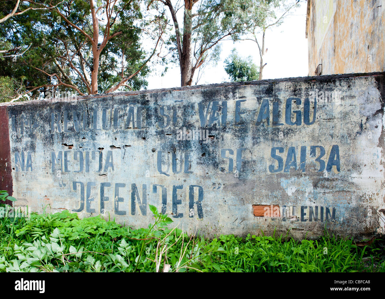 La propagande communiste sur un mur, Lubango, Angola Photo Stock Alamy