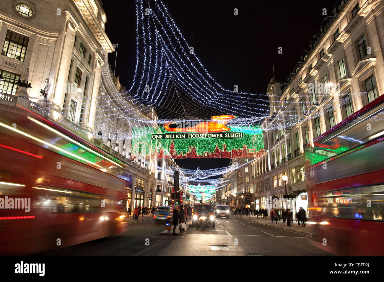 Regent Street illuminée pour fêtes, Londres UK. Photo:Jeff Gilbert Banque D'Images