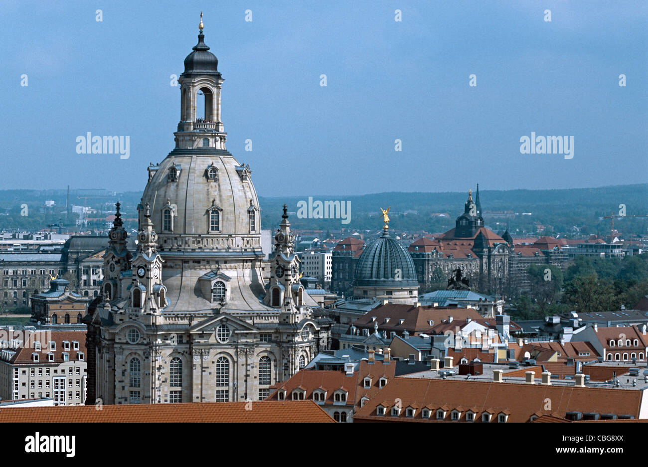 Vue sur l'église Frauenkirche et de toits de la ville, Dresden, Allemagne Banque D'Images