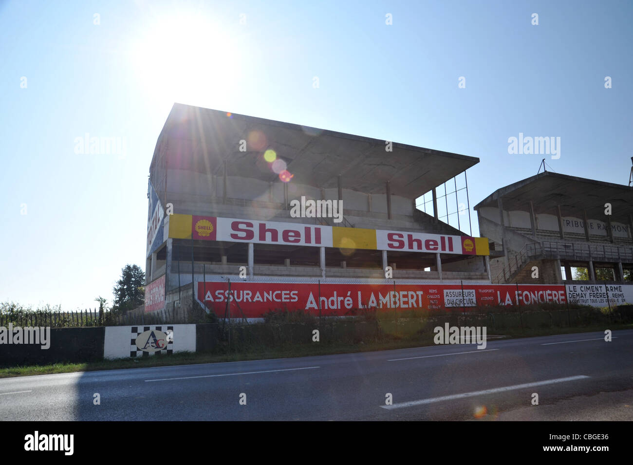 Reims Reims circuit moteur historique en France les anciens puits et tribune, certains repeint à partir de 2007 Banque D'Images