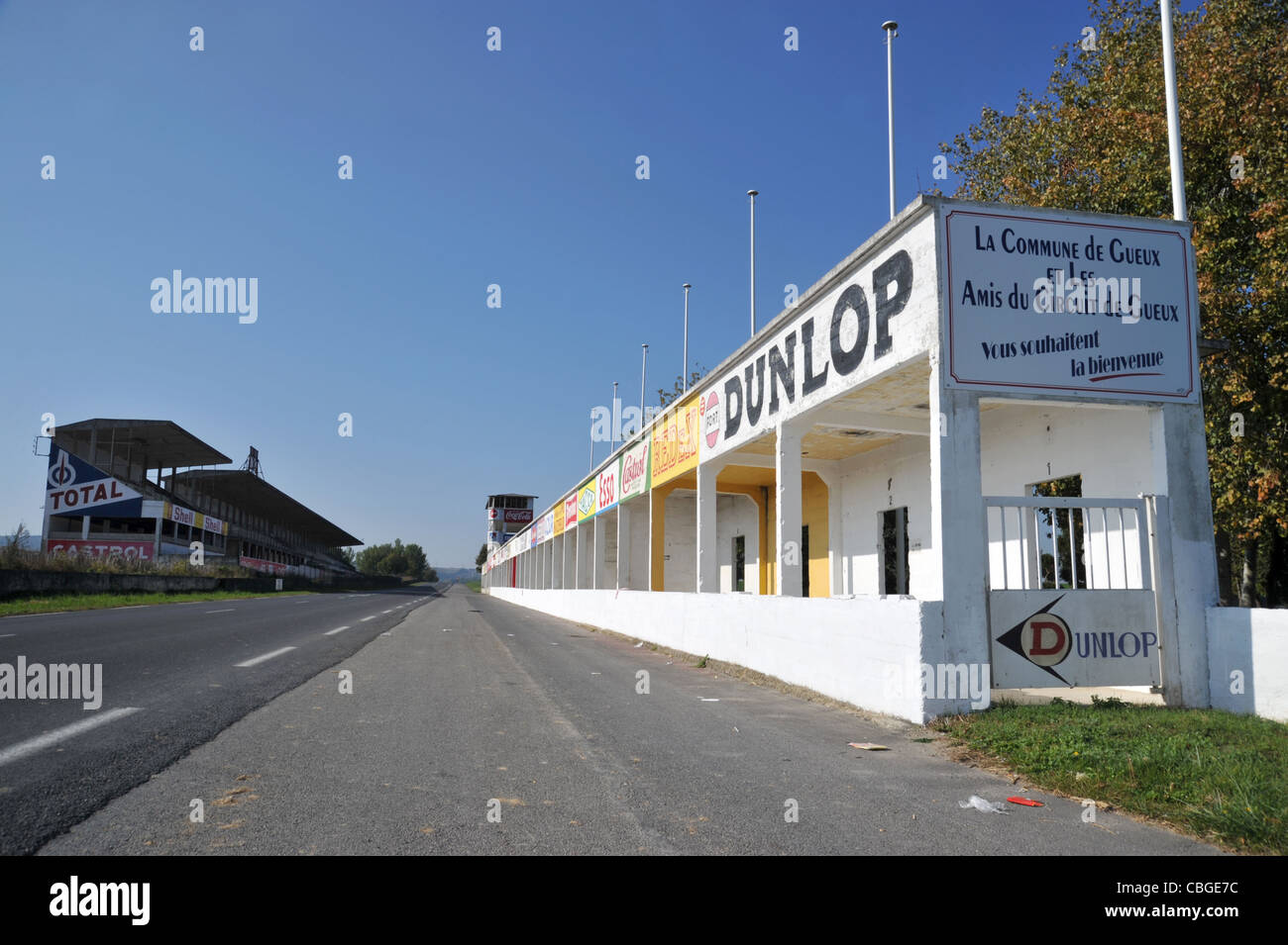 Reims Reims circuit moteur historique en France les anciens puits et tribune, certains repeint à partir de 2007 Banque D'Images