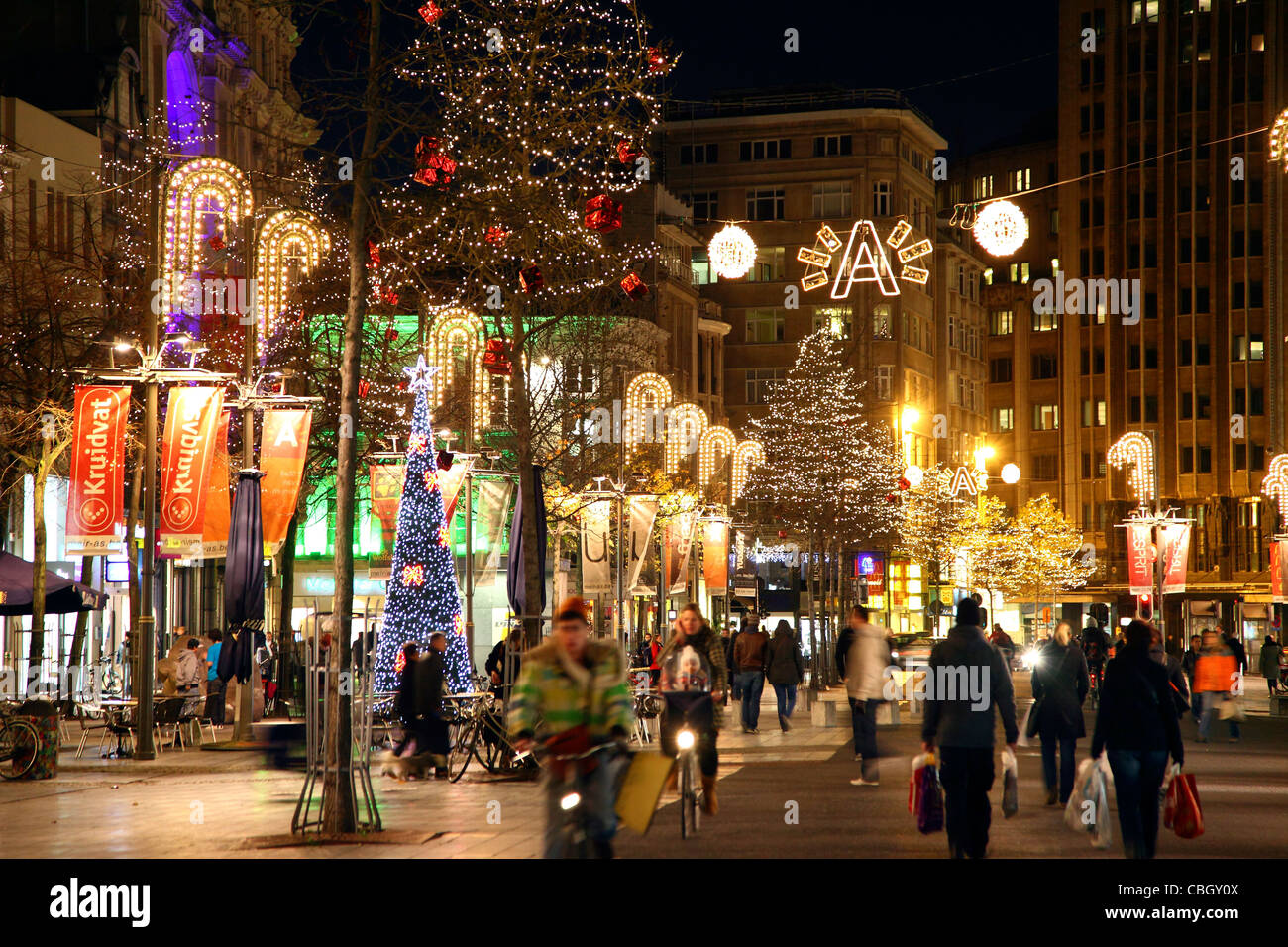 Shopping de Noël dans le centre-ville d'Anvers, Flandre, Belgique, Europe, Banque D'Images
