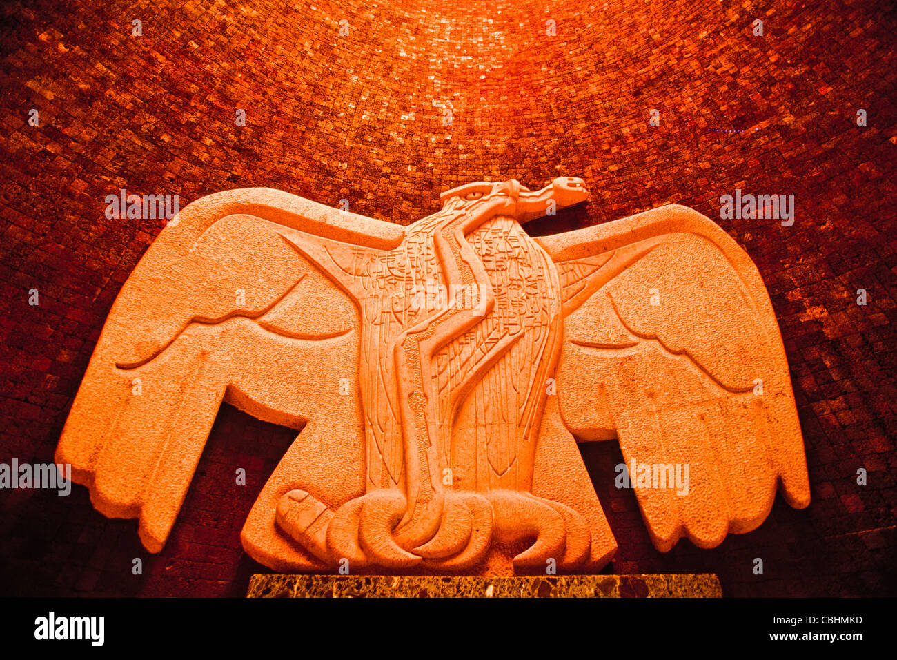 Monument à la Constitution mexicaine de 1917, Eagle avec snake, Mexico, Mexique Banque D'Images