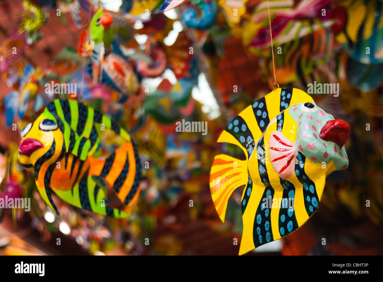 Poisson papier mâché, de la rue du marché à La Havane, Cuba. Banque D'Images