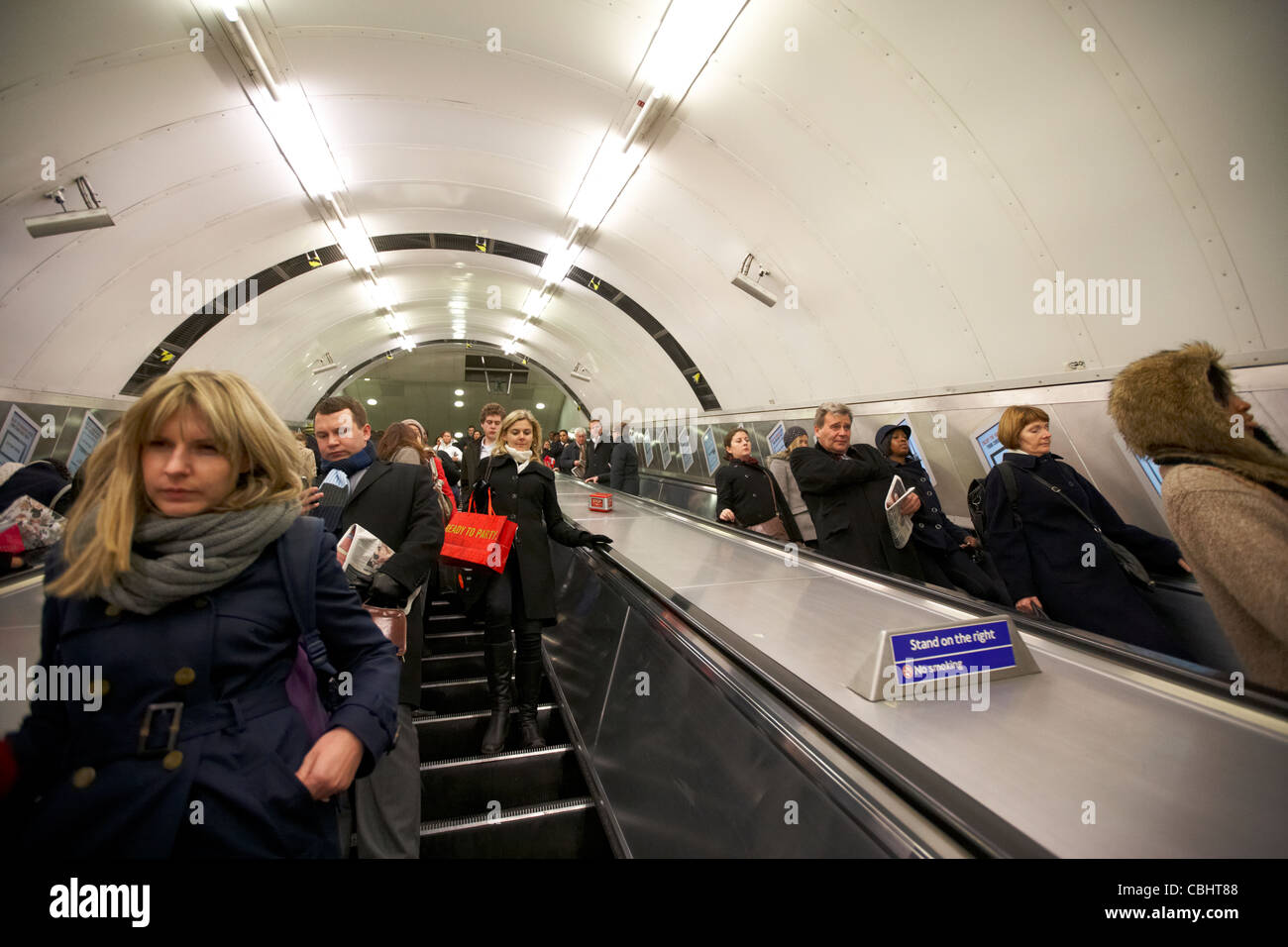 London underground tube staircase Banque de photographies et d'images à haute résolution - Alamy