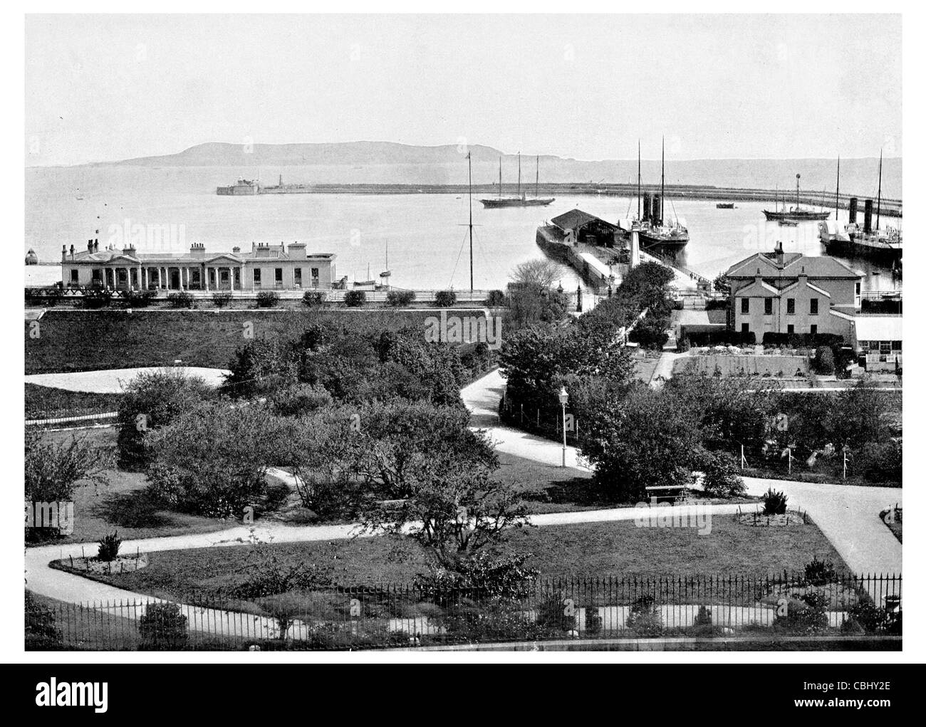 Dún Laoghaire Irlande Dublin Dún Laoire grand port Kingstown dock harbour navires marchands ship steamer steamship warehouse Banque D'Images