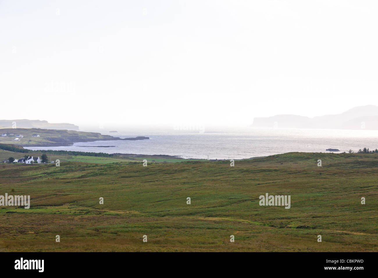 A863,Portnalong,Loch,des fouilleurs clandestins, utilisant la navigation intérieure plus grande sur la côte de Skye, poissons et les moules,Ile de Skye,Scottish Highlands, Ecosse Banque D'Images