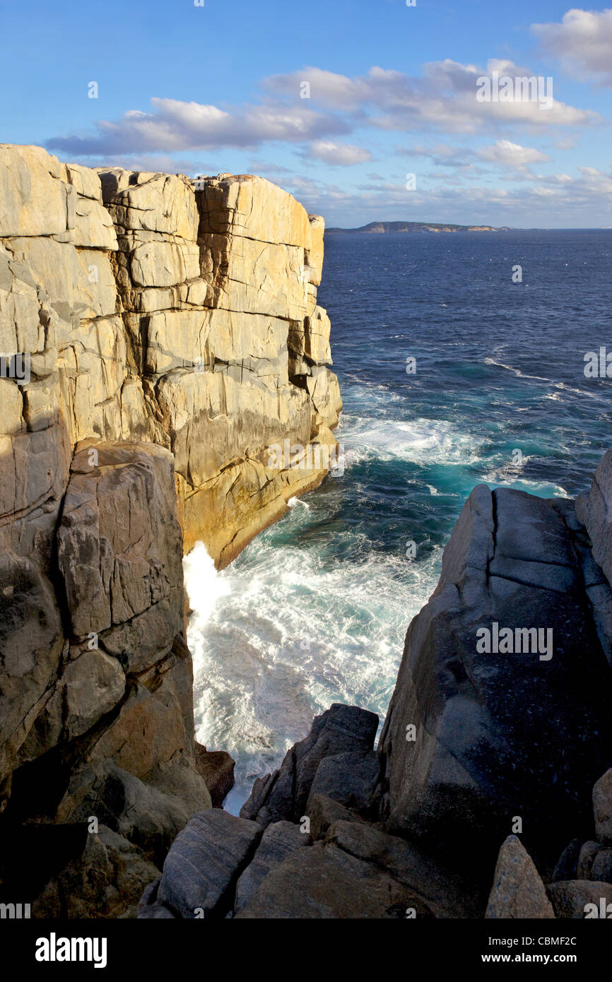 L'écart, un exemple de l'érosion le long de la côte près d'Albany, dans l'ouest de l'Australie. Banque D'Images