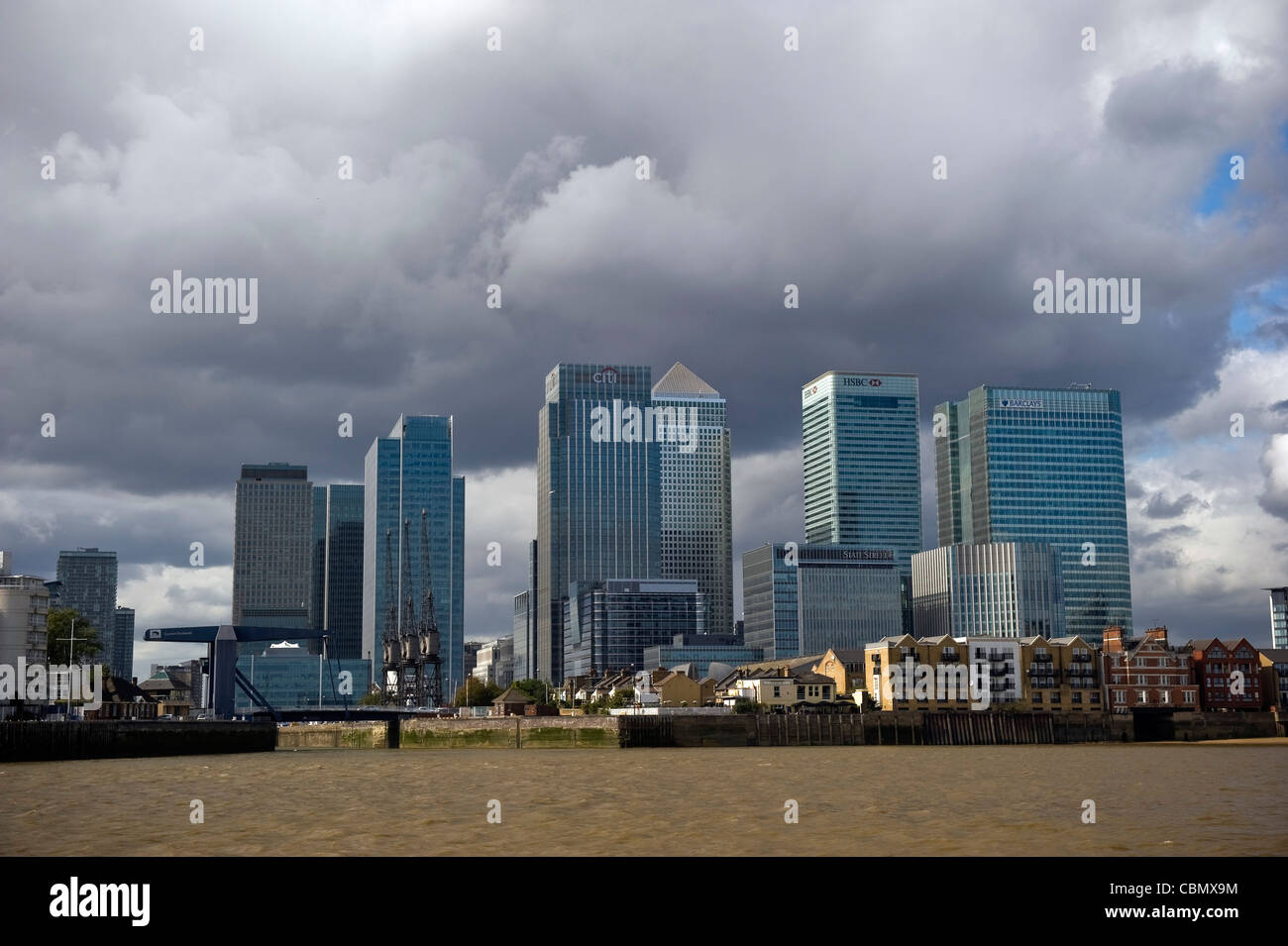 Docklands et de Canary Wharf vue de la Tamise, Londres, UK Banque D'Images