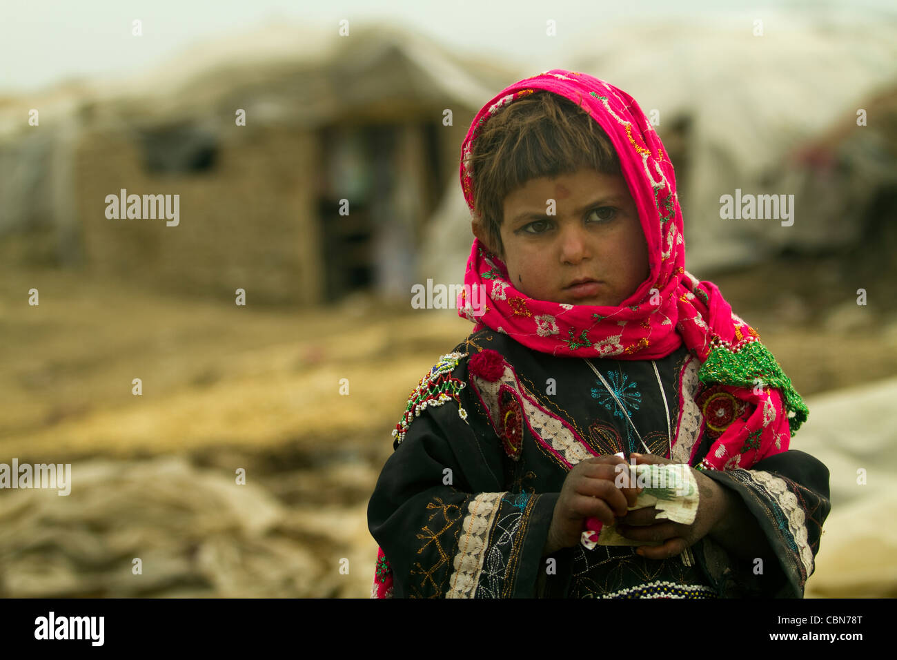 Fille afghane dans la périphérie de Kaboul Afghanistan pauvres Banque D'Images