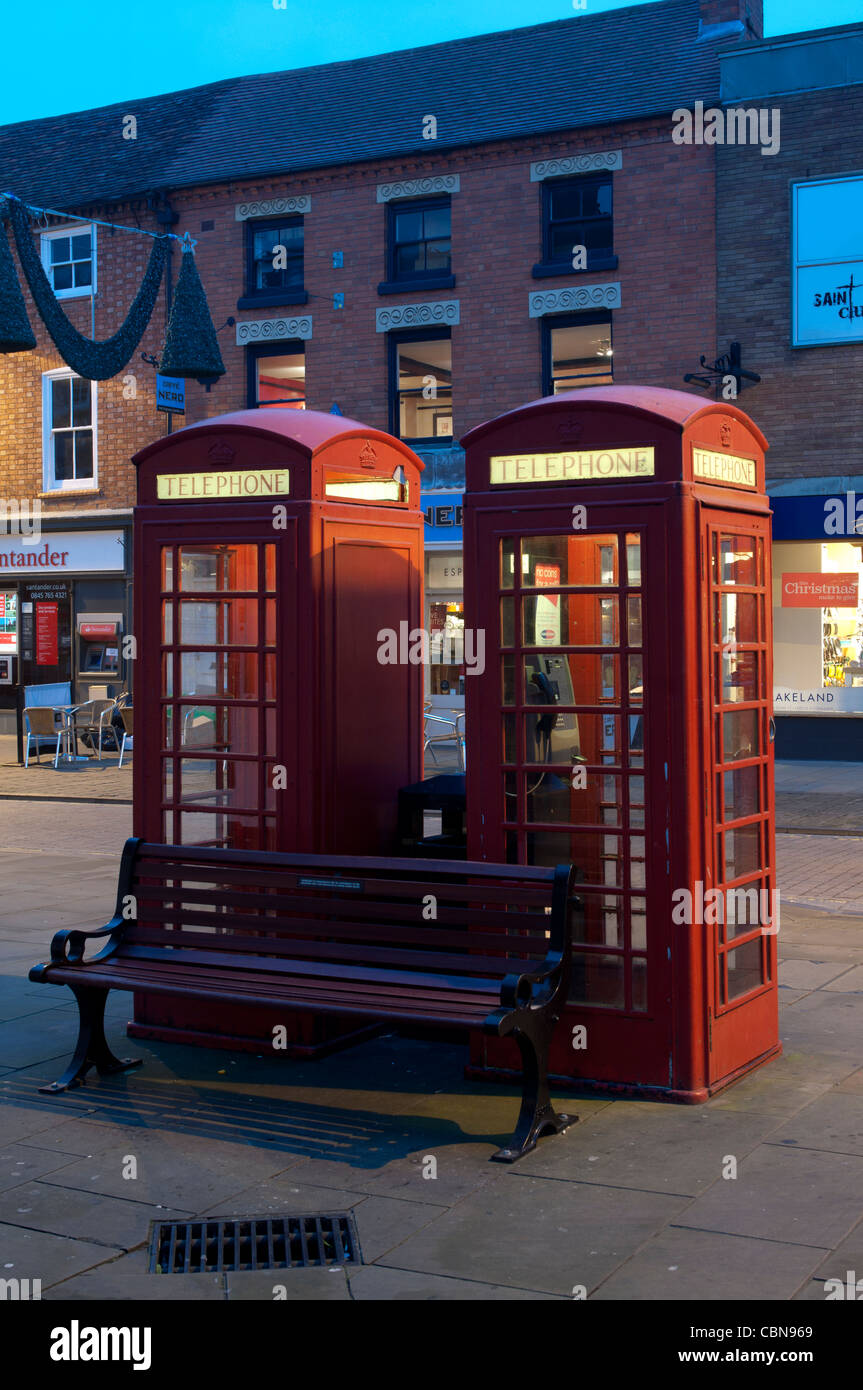 Téléphone rouge traditionnelles boîtes, Stratford-upon-Avon, England, UK Banque D'Images