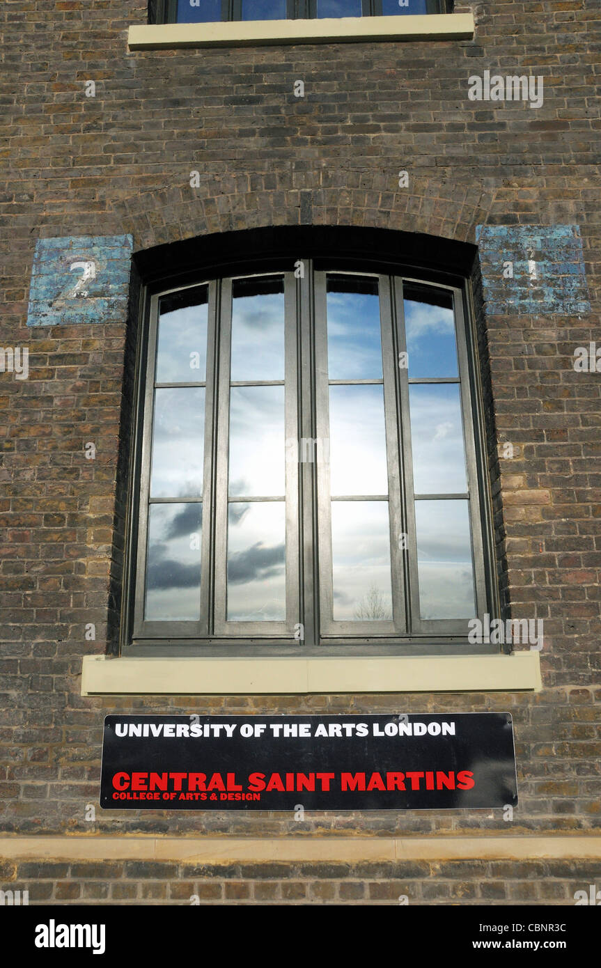 Central Saint Martins College of Arts & Design University of the Arts à Londres dans le bâtiment ancien grenier Central Kings Cross N1C Banque D'Images